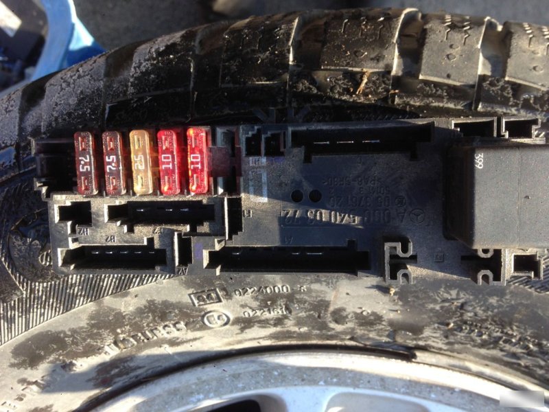 Блок предохранителей Mercedes-Benz C-Class W202