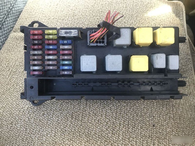 Блок предохранителей Mercedes-Benz Sprinter W906