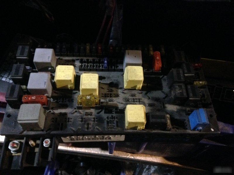 Блок предохранителей Mercedes-Benz M-Class W163