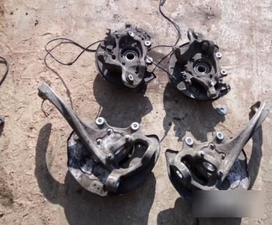 Поворотный кулак передний Mercedes-Benz C-Class