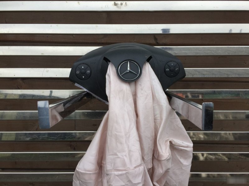 Кнопки управления на руле Mercedes-Benz Vito W639