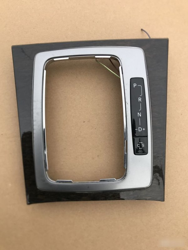 Накладка декоративная на кулису кпп Mercedes-Benz