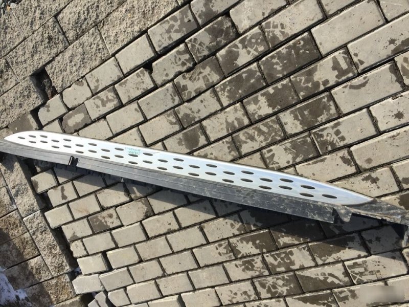 Накладка подножки левая Mercedes ML W166