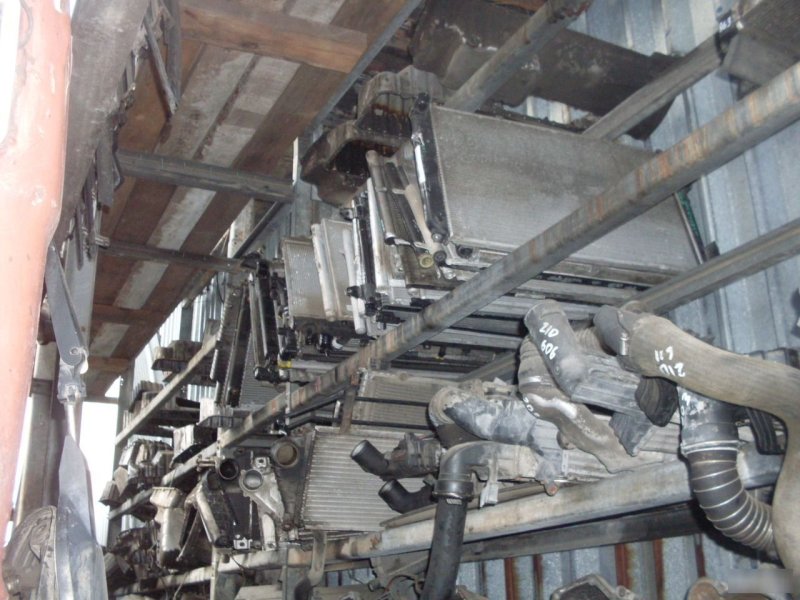 Радиатор Mercedes-Benz