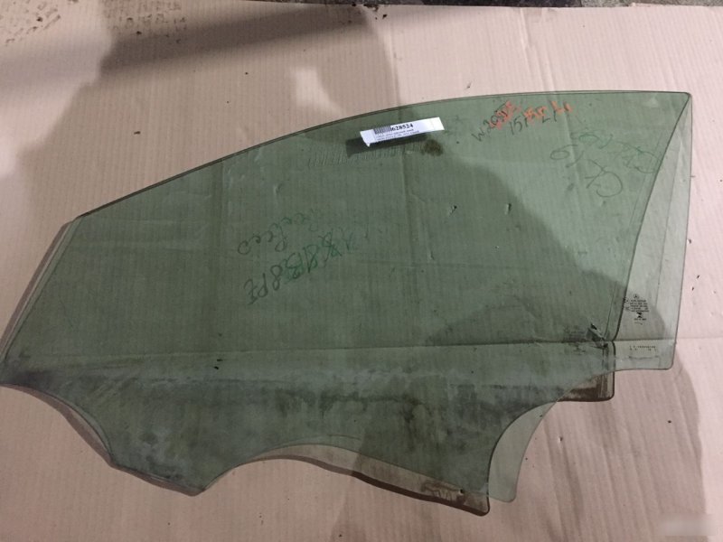 Стекло двери переднее левое Mercedes-Benz C-Class