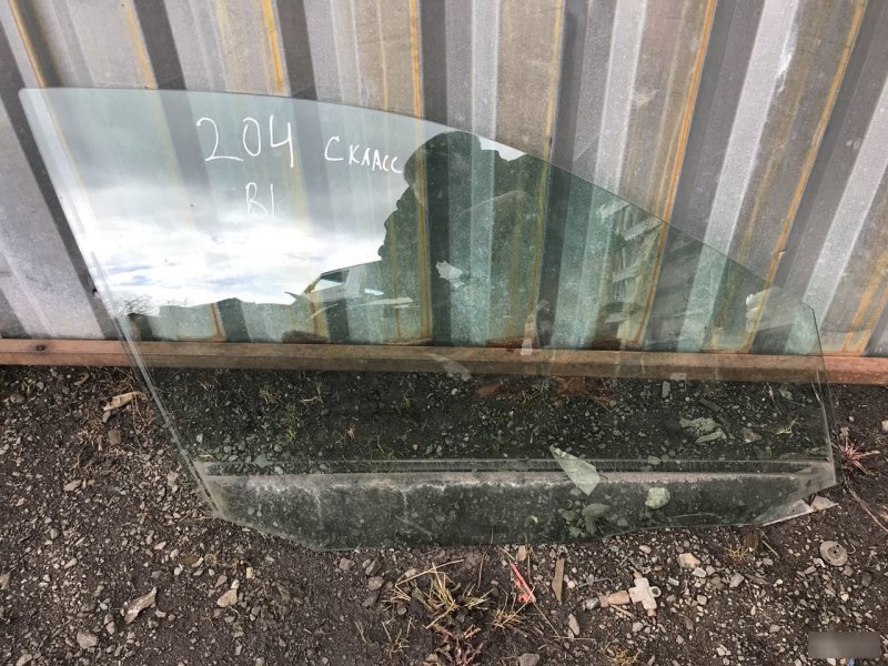 Стекло двери переднее правое Mercedes-Benz C-Class