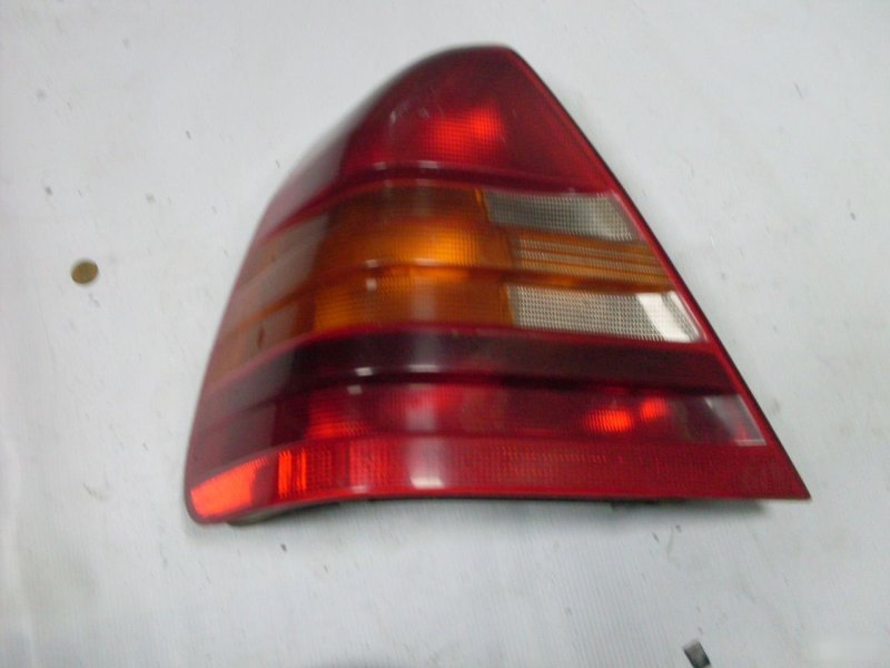 Фонарь задний Mercedes-Benz C-Class W202