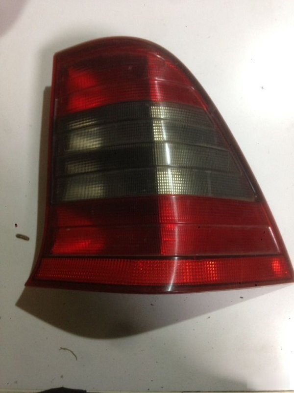 Фонарь задний правый Mercedes-Benz C-Class W202