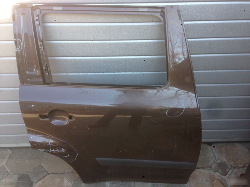 Дверь задняя правая Skoda Yeti 2017