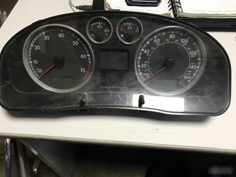 Панель приборов Volkswagen Passat B5