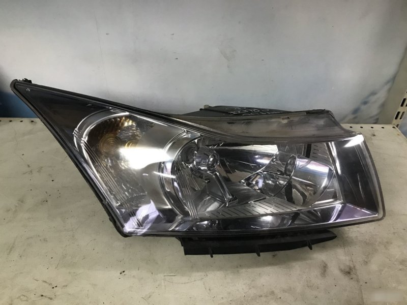 Фара правая Chevrolet Cruze