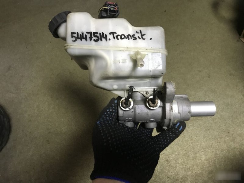 Главный тормозной цилиндр Ford Transit 7