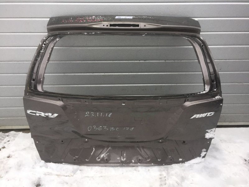 Дверь багажника honda CR-V 2013 с дефектом