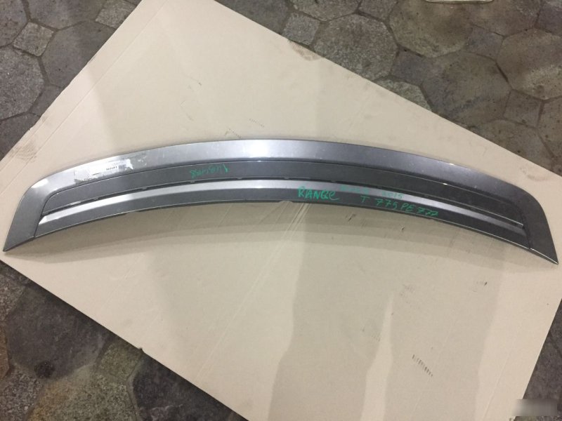 Молдинг капота Land Rover Range Rover 4