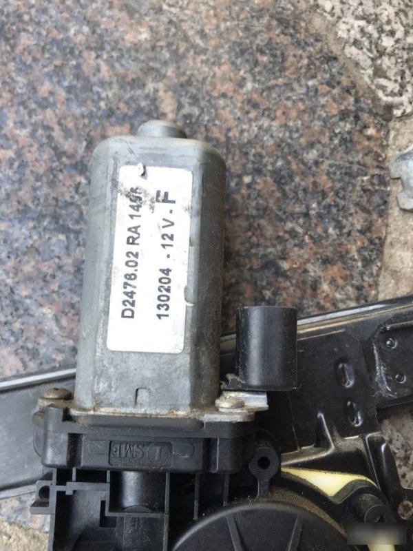 Моторчик стеклоподъемника передний правый MASERATI