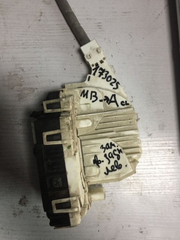 Замок двери задний левый Mercedes A-class W176