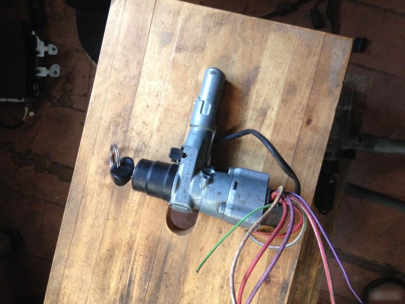 Замок зажигания Mercedes E-Class W124