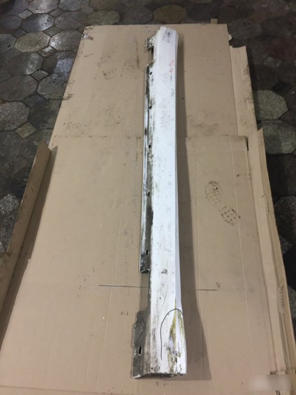 Накладка порога правая Mercedes-Benz E-Class W212