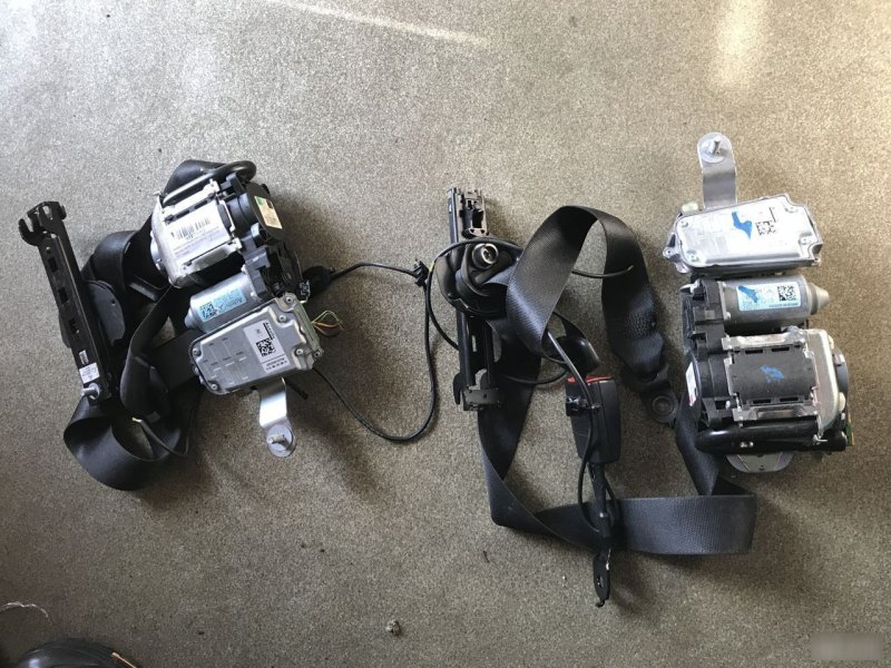 Ремень безопасности передний Mercedes-Benz E-Class