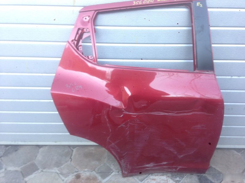 Дверь задняя правая Nissan Juke