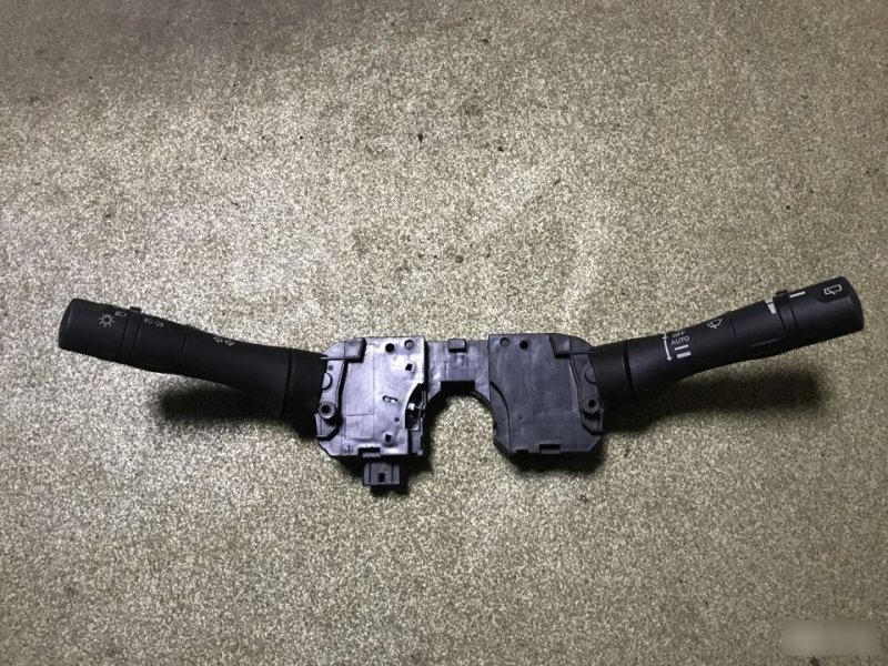 Переключатель подрулевой Nissan Juke F15