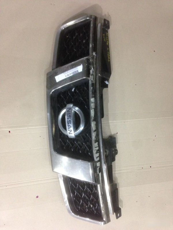 Решетка радиатора Nissan X-Trail