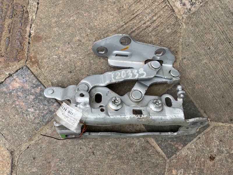 Петля капота Mercedes C-Class W204