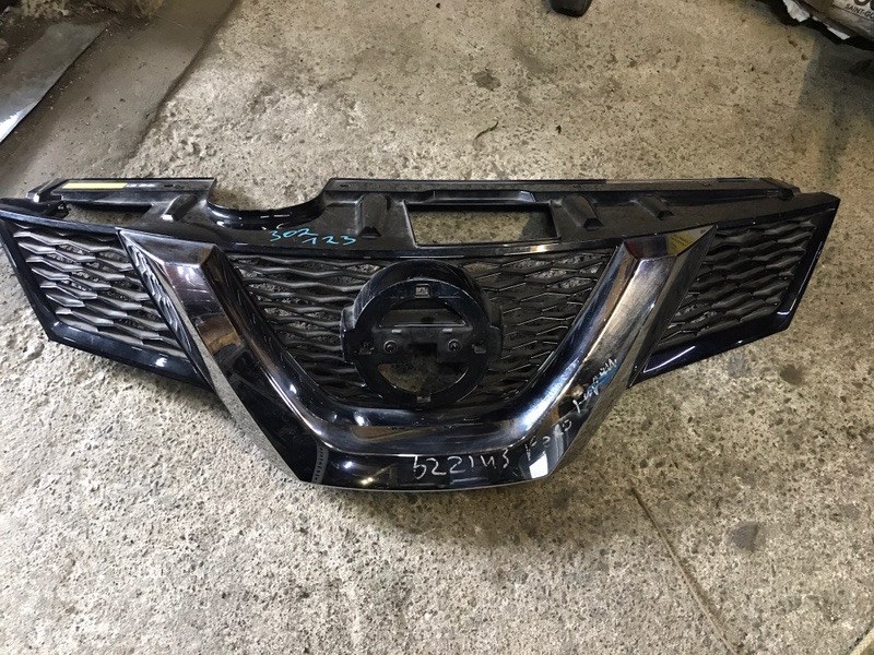 Решетка радиатора Nissan X-Trail T32 2016