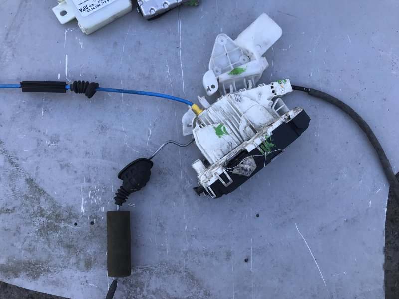 Замок двери передний правый Mercedes E-Class W212