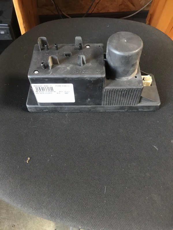 Вакуумное устройство замка Mercedes-Benz E-Class