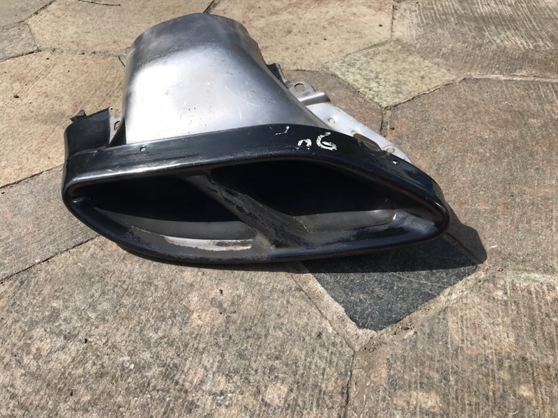 Насадки глушителя задние правые Mercedes C W205