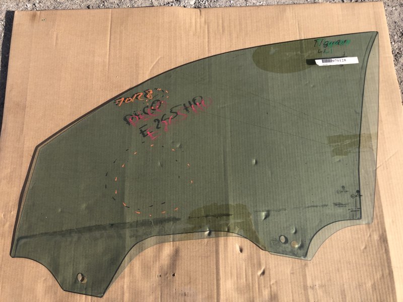 Стекло двери переднее левое VOLKSWAGEN Tiguan 2019