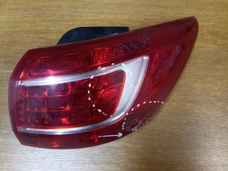 Фонарь наружный задний правый Kia Sportage 3 2013