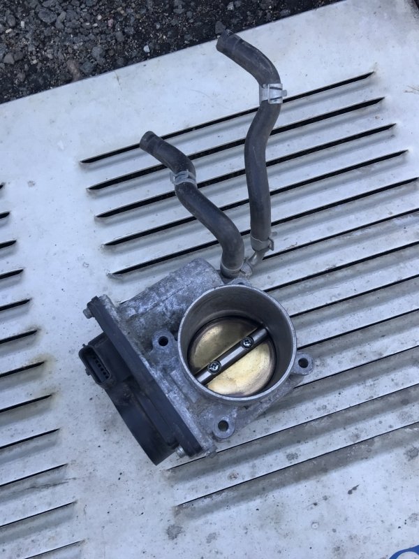 Дроссельная заслонка Nissan Qashqai J10