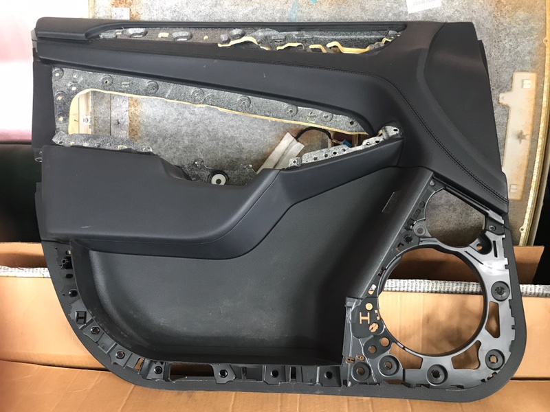 Обшивка двери передняя левая Mercedes GLE W166