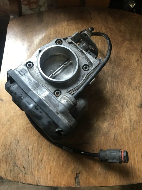 Дроссельная заслонка Mercedes Vito W638 M111.978