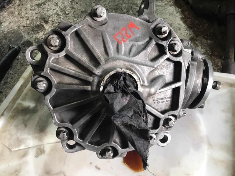 Редуктор передний Mercedes S W221